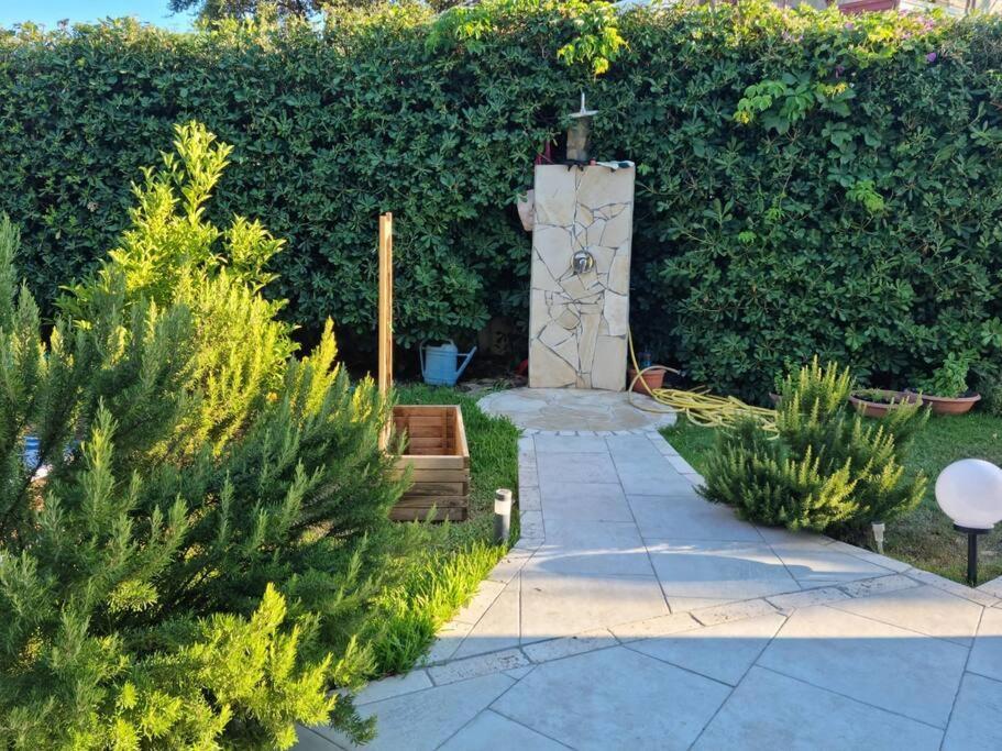 Villa Tea, Residenza Incantevole Con Giardino . Флумини-ди-Кварту Экстерьер фото